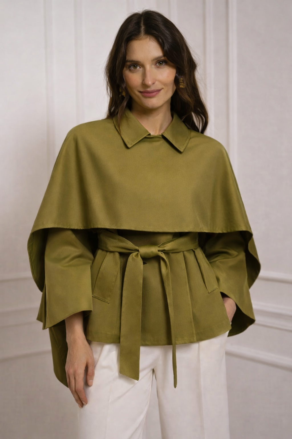 TRENCH CORTA CON CAPA DESMONTABLE