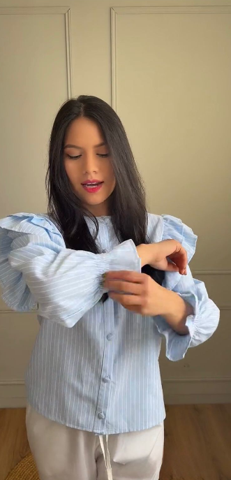 CAMISA DE RAYAS CON VOLANTES