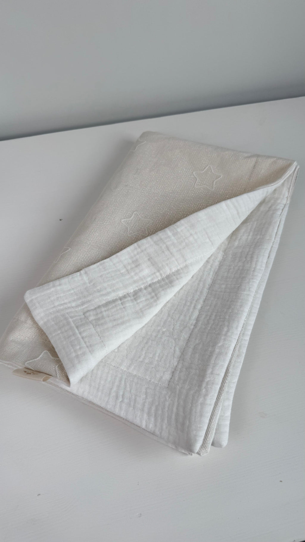 MANTA CON MUSELINA Y JACQUARD BEIGE